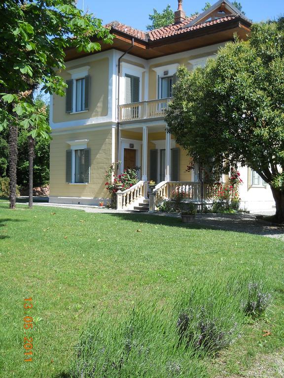 Villa D'Azeglio 알비아노디브레 외부 사진